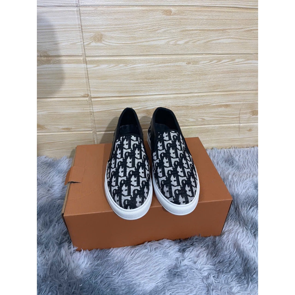 Gi&agrave;y slipon lười nam Philipp Plein da Pu th&ecirc;u logo h&igrave;nh đầu l&acirc;u ng&ocirc;i sao phối x&iacute;ch bạc g&oacute;t  Hot