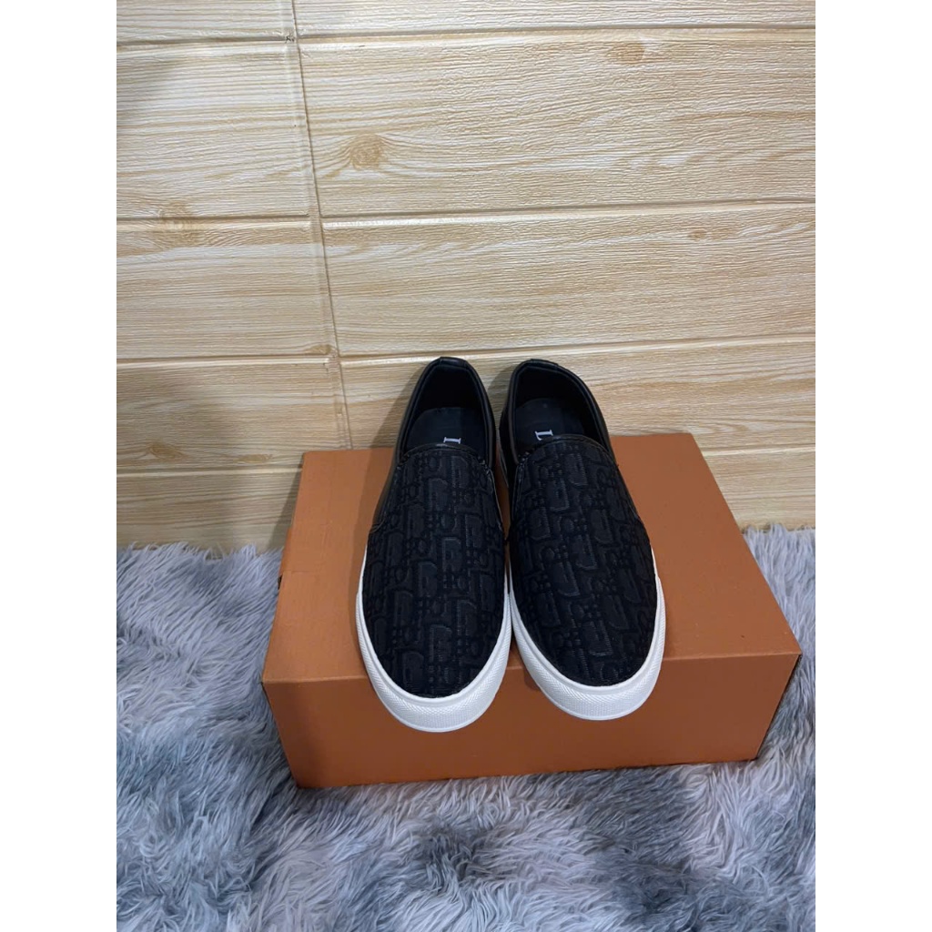 Gi&agrave;y slipon lười nam Philipp Plein da Pu th&ecirc;u logo h&igrave;nh đầu l&acirc;u ng&ocirc;i sao phối x&iacute;ch bạc g&oacute;t  Hot