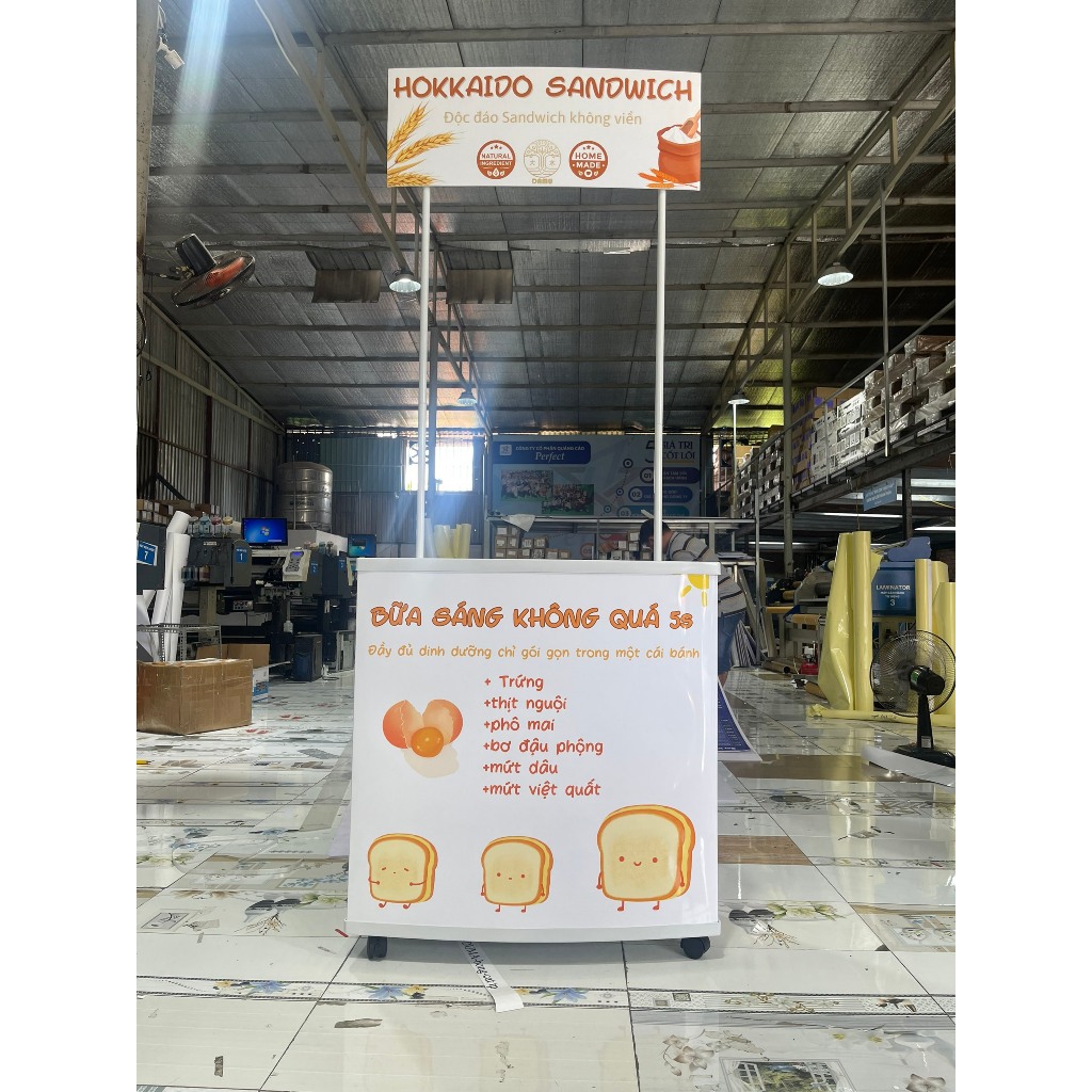 Booth Sampling, Quầy b&aacute;n h&agrave;ng di động bằng nhựa c&oacute; b&aacute;nh xe, quầy Cafe Takeaway, booth nhưa gấp gọn c&oacute; b&aacute;nh xe dụng Hot