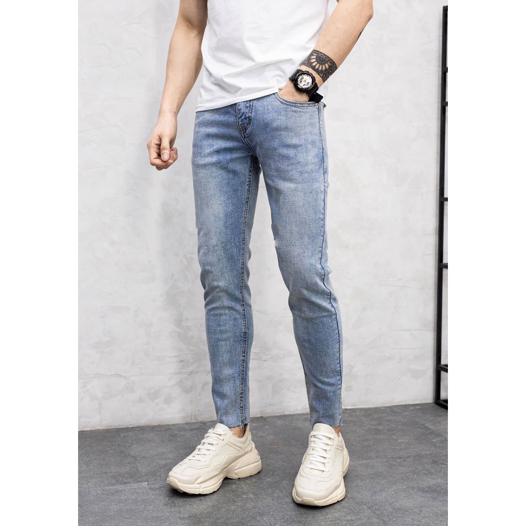 Quần Jean Nam Đen Xước Nhẹ D&aacute;ng Vừa Kiểu D&aacute;ng Trẻ Trung Hot